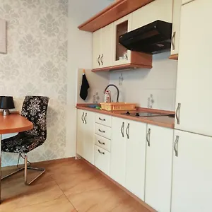 apartament-klonowa.kolobrzeghotels.com/