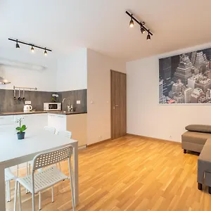 Brand New Two #26 With Free Secure Parking Close To Center Apartament