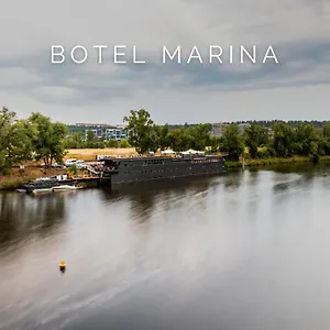 2* Úszó hotel Marina