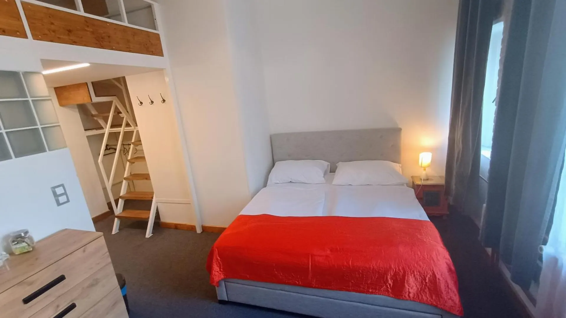 S42 Hotel Прага 0*,